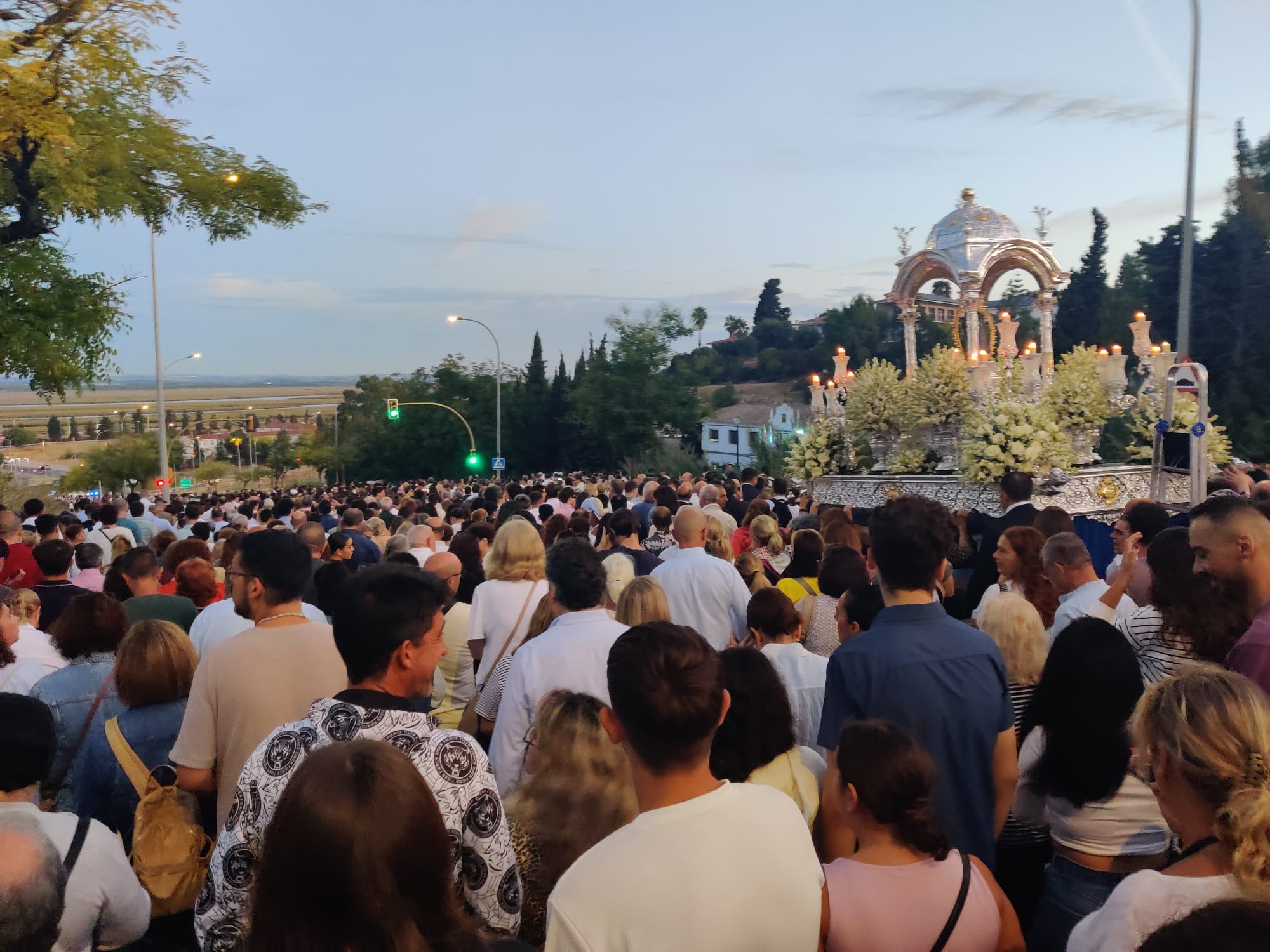 Bajada de la Virgen de la Cinta, patrona de Huelva. Salida desde el Conquero