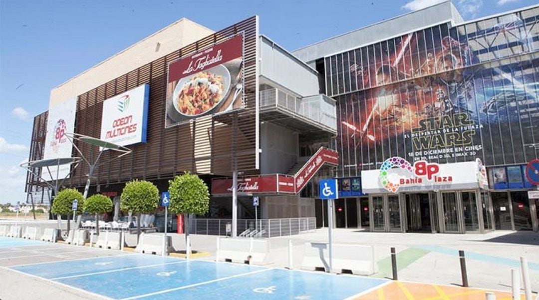 Centro Comercial Bahía Plaza.