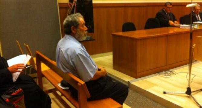 El regidor de Masquefa acusat d'atropellar 2 veïns per despenjar una bandera