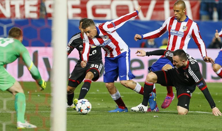 El defensa uruguayo del Atlético de Madrid José María Giménez, durante el partido ante el Bayer Leverkusen.