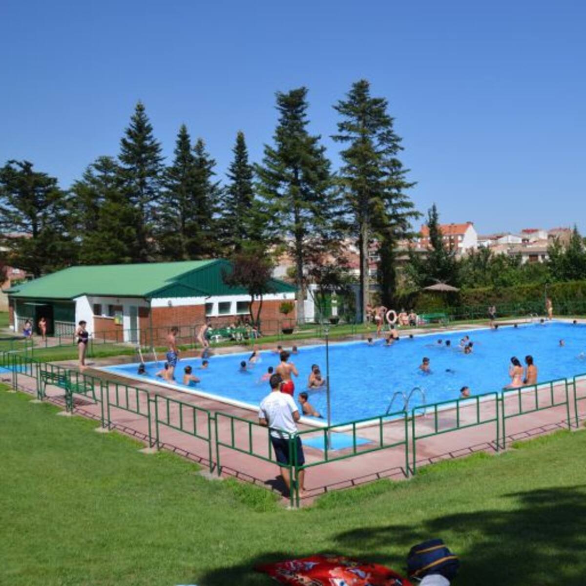 Roa, Gumiel de Mercado y Torresandino reciben ayudas para adaptar sus piscinas