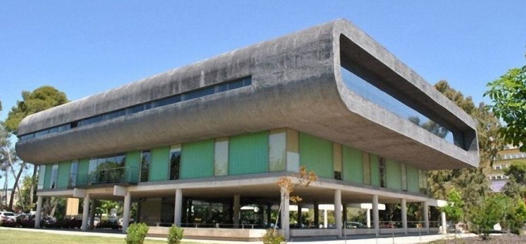 Edificio de Salud Responde ubicado en Jaén.