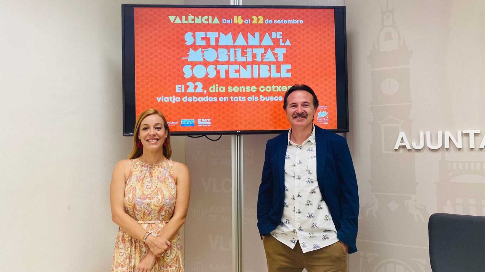 El edil de Movilidad Sostenible, Giuseppe Grezzi, y la responsable de este ámbito en la Diputación de Valencia, Dolors Gimeno, presentan el programa de actividades de la Semana Europea de la Movilidad Sostenible