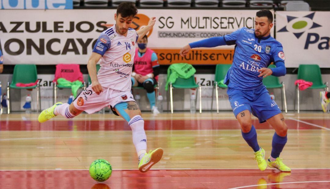 Imagen del encuentro entre el Fútbol Emotion Zaragoza y el Viña Albali Valdepeñas (7-5) 