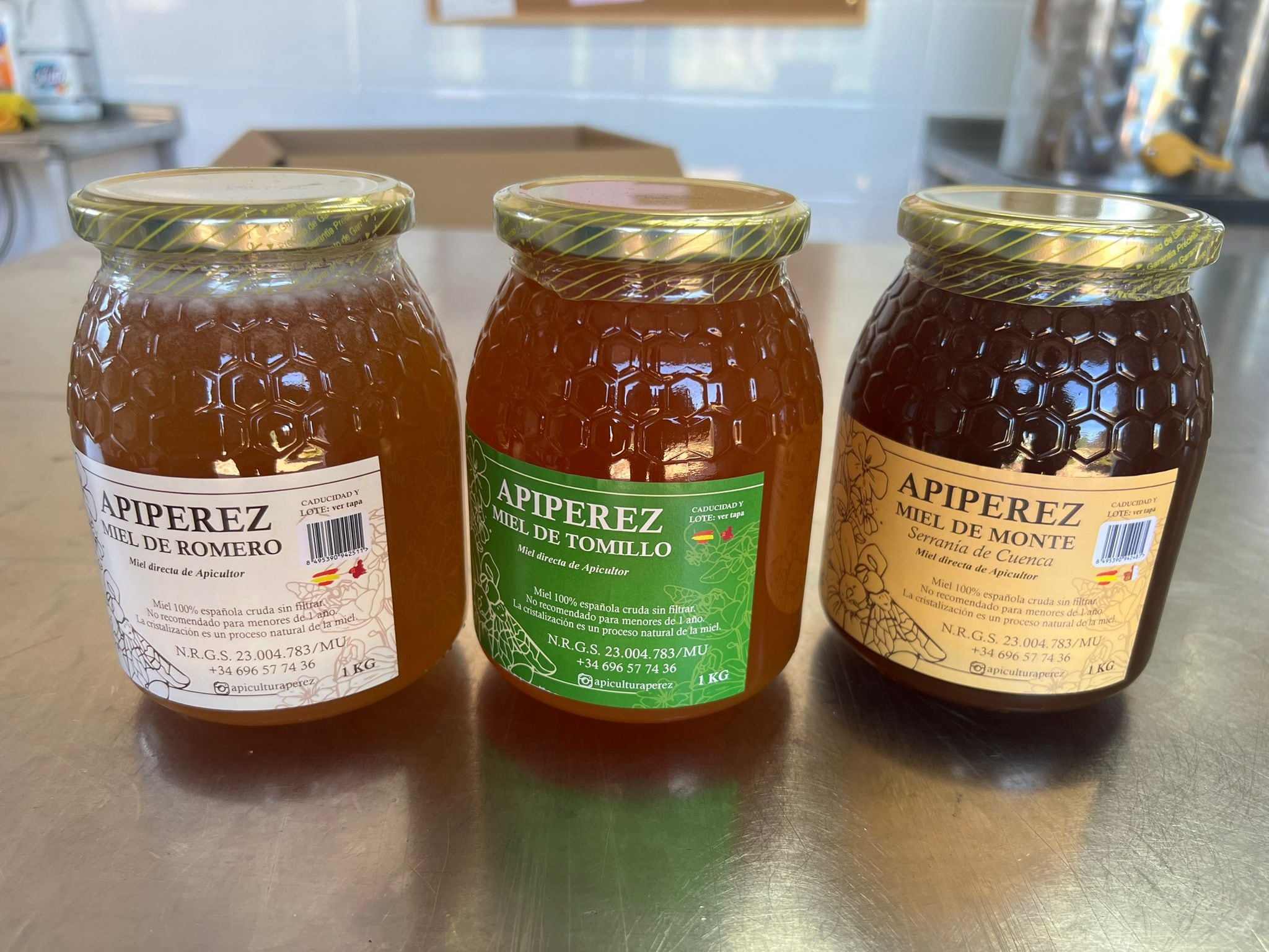 Álvaro Pérez, apicultor del campo de Cartagena