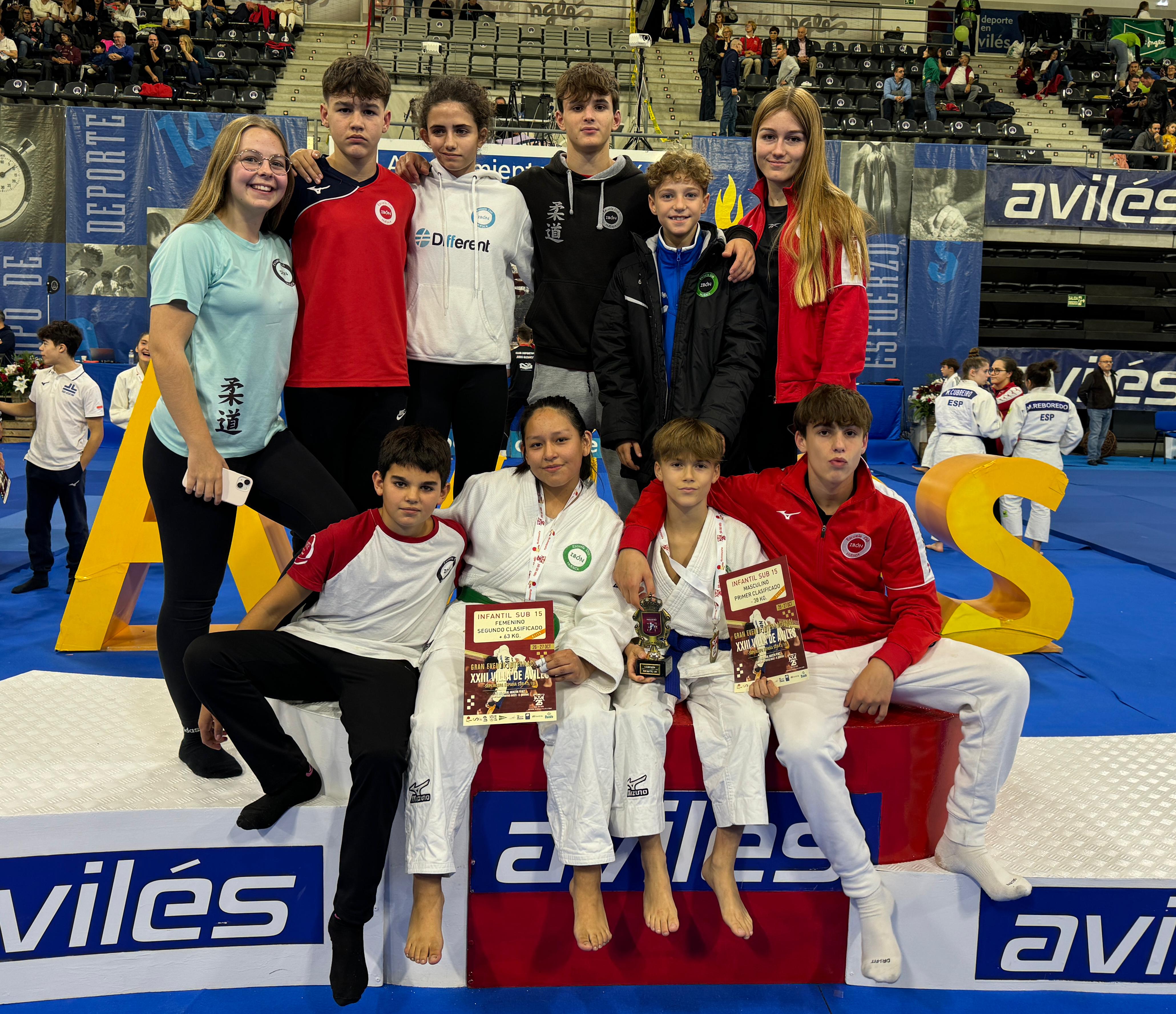 Deportistas de la Escuela Judo Ibón de Huesca