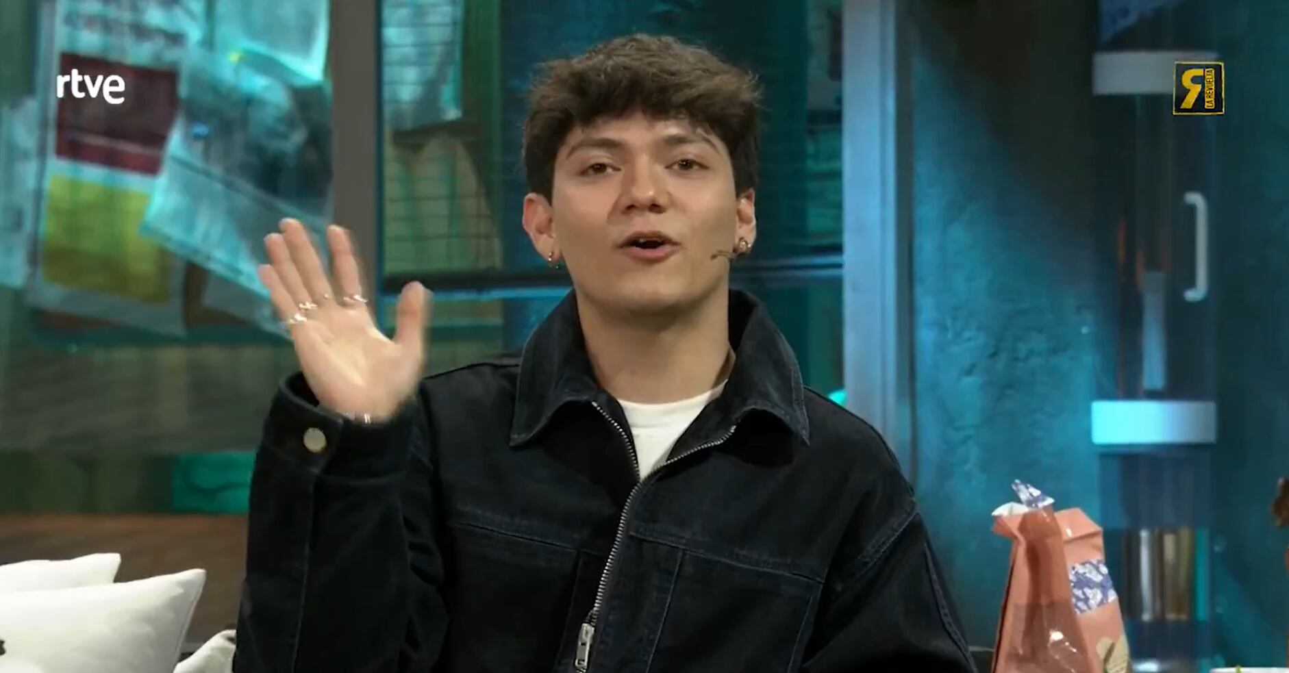 Johannes Pietsch ganador de Eurovisión 2025 en una entrevista en La Revuelta