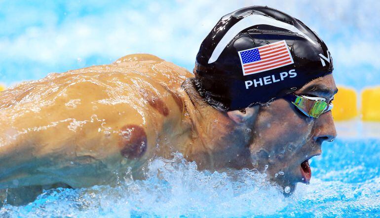 Michael Phelps en la semifinal de 200 metros mariposa de los Juegos de Río.