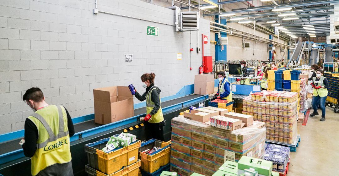 Els lots de menjar són per més grans de 70 anys, malalts crònics i aïllats per la COVID-19