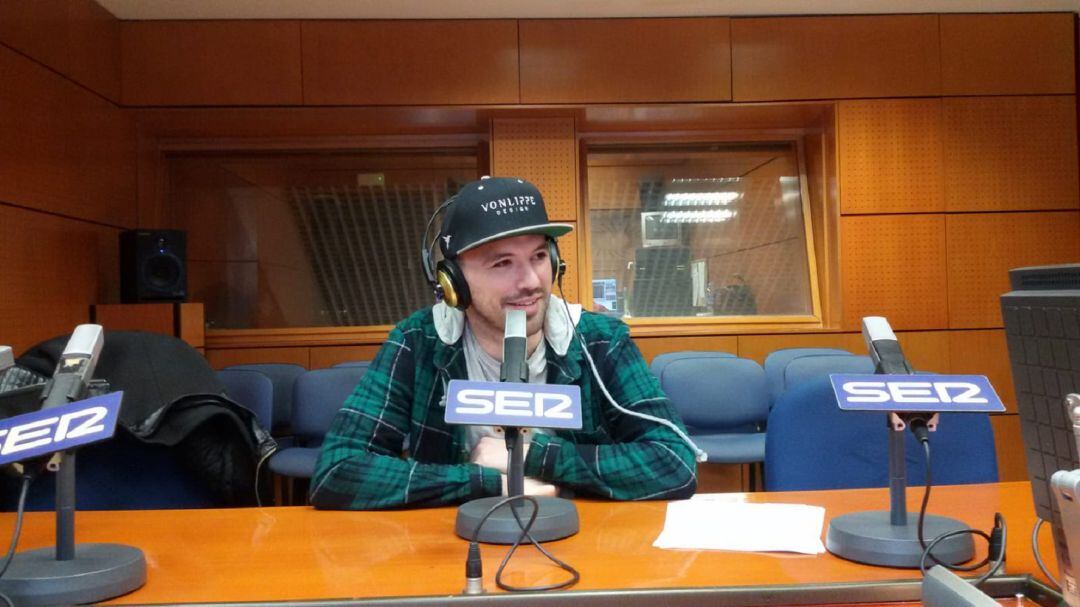 El Momo, presentando su último disco en Radio Zaragoza