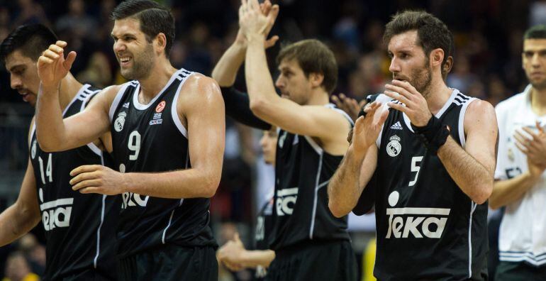 Los jugadores del Real Madrid celebran una victoria