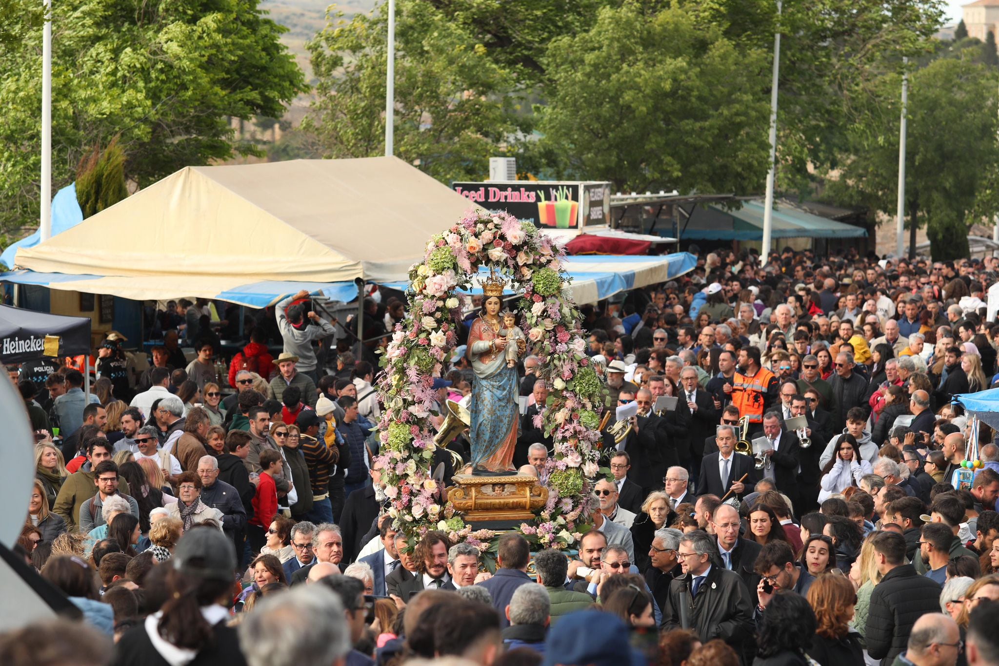 Imagen de la procesión de la Virgen del Valle durante la tarde de este 1 de mayo en Toledo