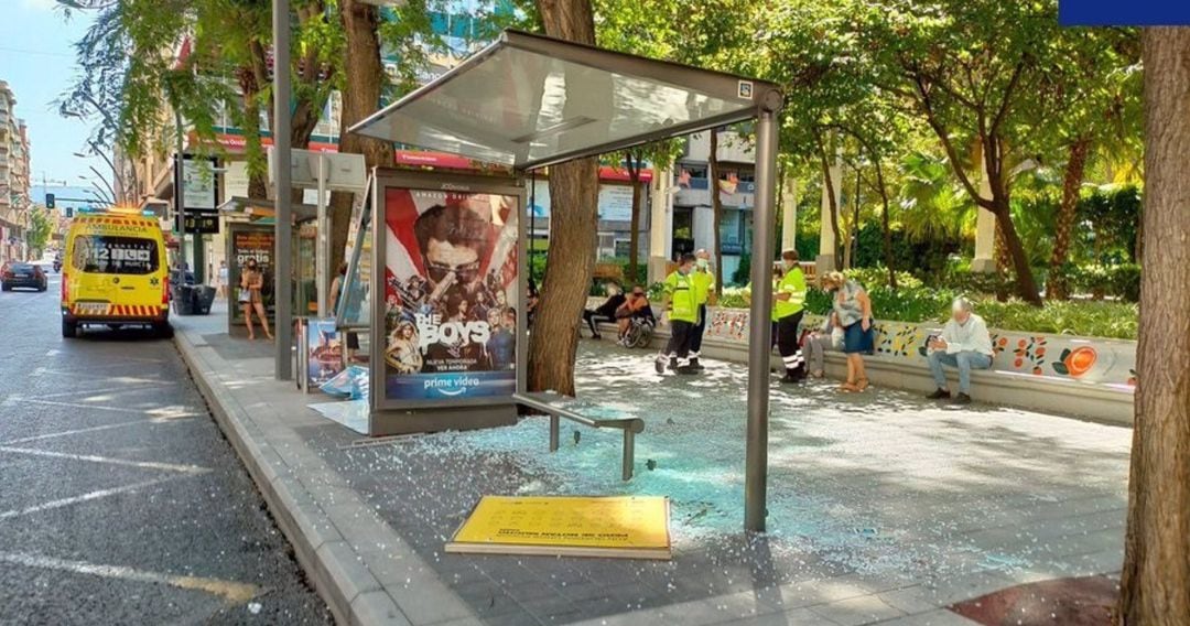 Así quedó la marquesina de la Plaza Santa Isabel de Murcia