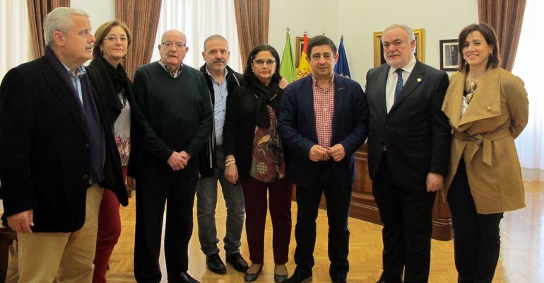 Responsables del Colegio de Enfermería de Jaén después de su reunión con Francisco Reyes, presidente de la Diputación Provincial de Jaén.