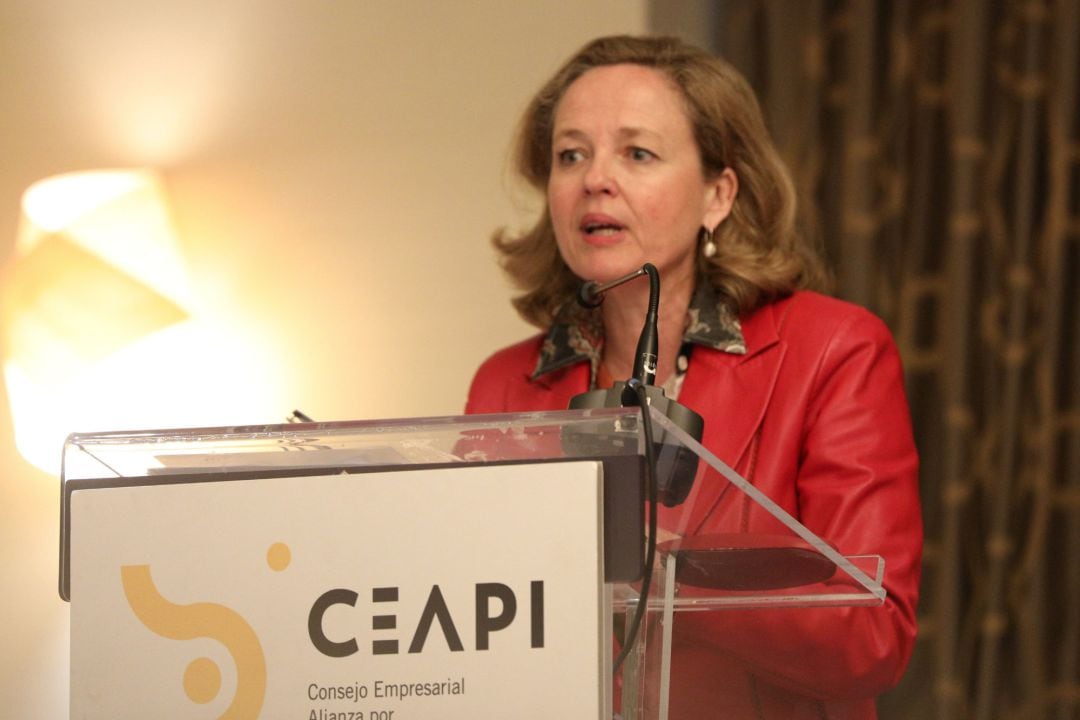 La ministra de Economía y Empresa, Nadia Calviño, interviene en el ciclo &#039;Encuentro Ciclo de Políticas Económicas&#039; organizado por el Consejo Empresarial Alianza por Iberoamérica (CEAPI). 