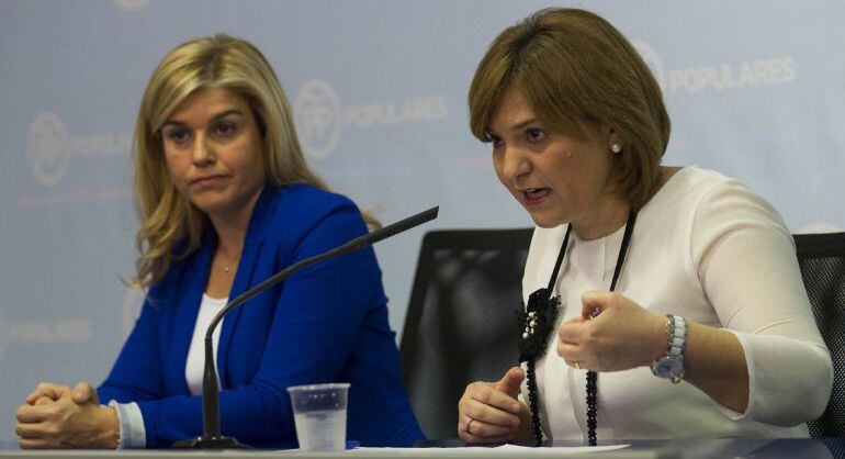 Eva Ortiz, a la izquierda, junto a la presidenta del PPCV, Isabel Bonig