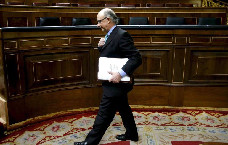 GRA282. MADRID, 20/01/2015.- El ministro de Hacienda, Cristóbal Montoro, esta tarde durante el pleno del Congreso. EFE/JuanJo Martin.