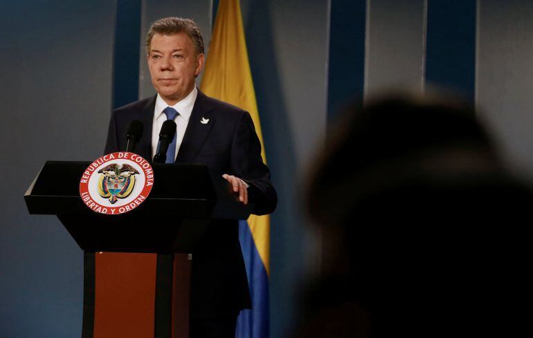 El presidente colombiano, Juan Manuel Santos, tras su reunión con Uribe