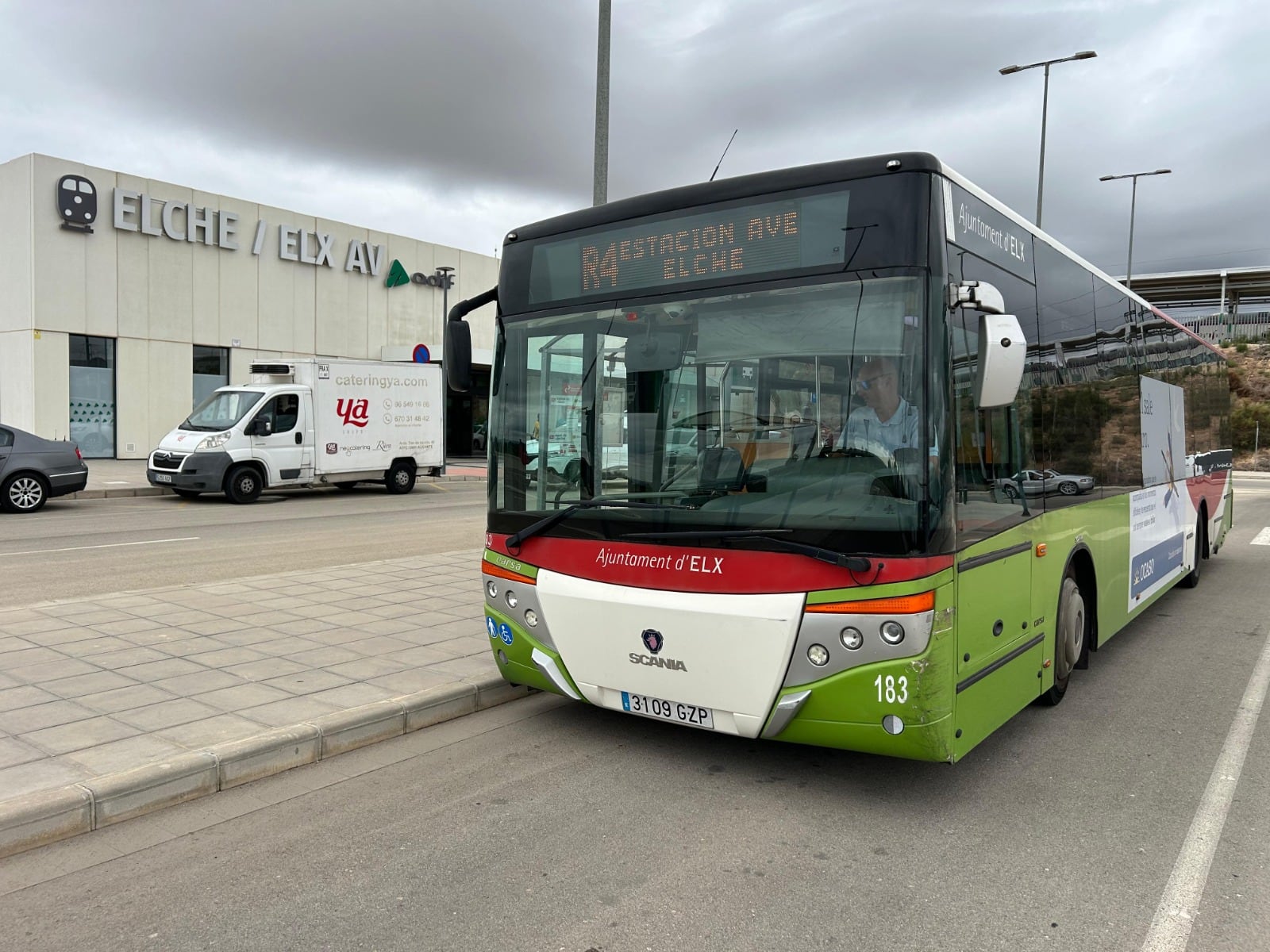 Autobús en el AVE de Elche