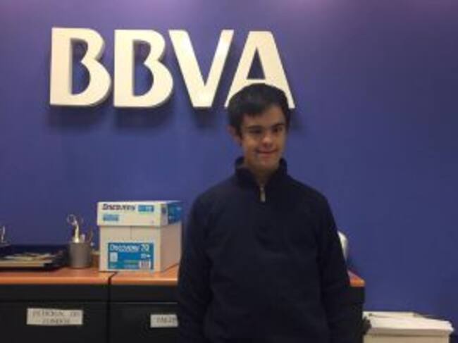 Borja inciia su formación laboral en una sucursal bancaria de la capital palentina