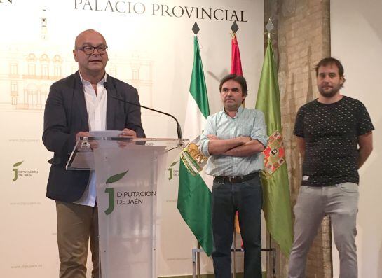 Los organizadores de la XIX edición del festival &#039;Miaque&#039;, que tendrá lugar en porcuna, presentan cartel en la Diputación Provincial de Jaén.