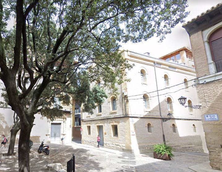 Edificio que acoge la Residencia de sacerdotes en la plaza de la Catedral