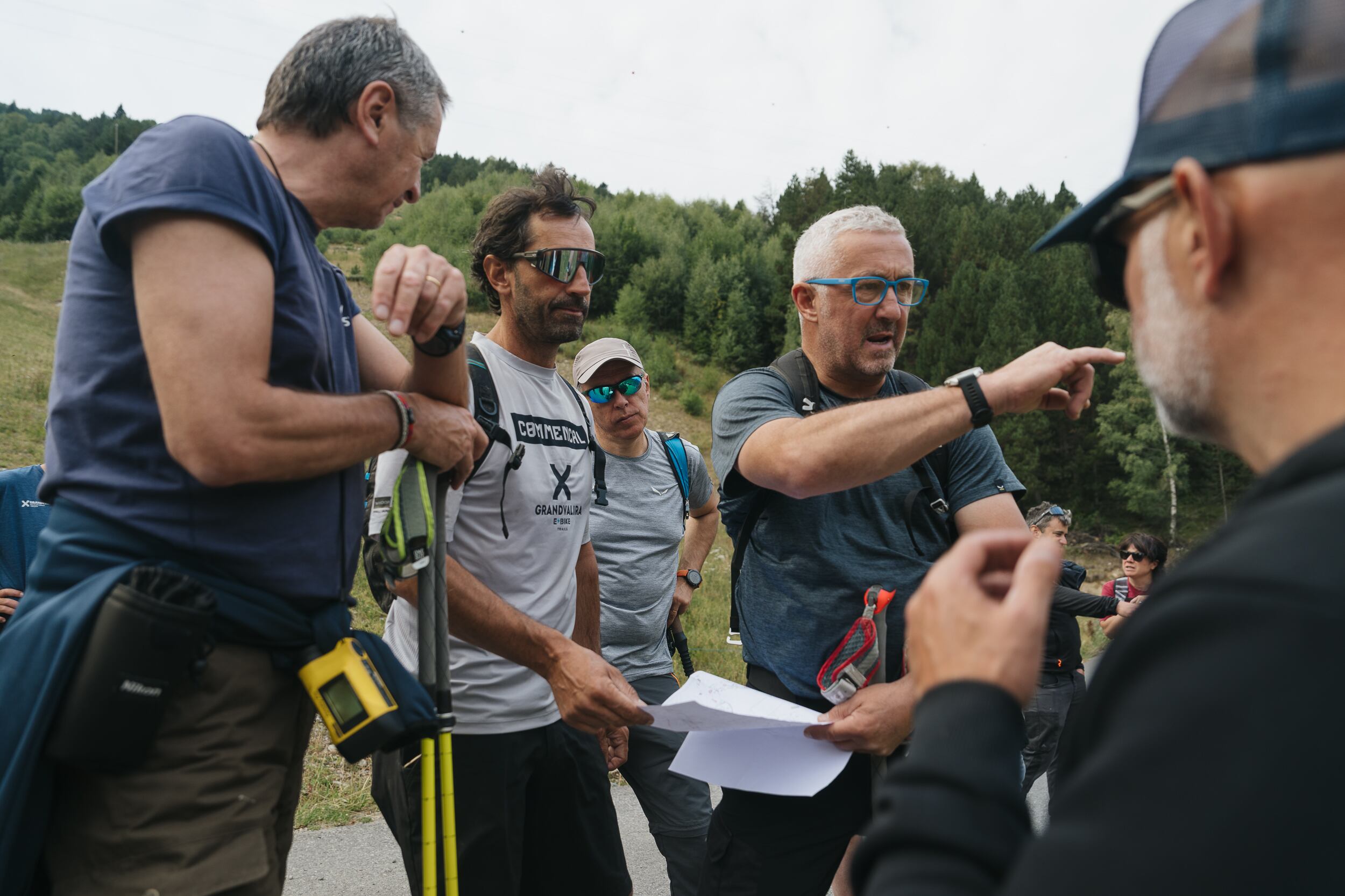 Els membres de la FIS revisen la pista Àliga