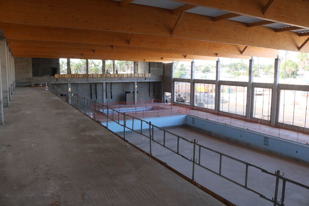 Área de piscinas del Pabellón deportivo de Playa Blanca.