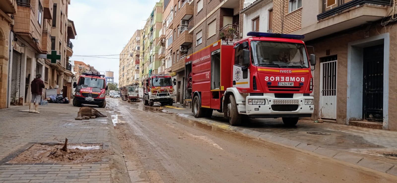 Los bomberos amortiguan los efectos de la DANA