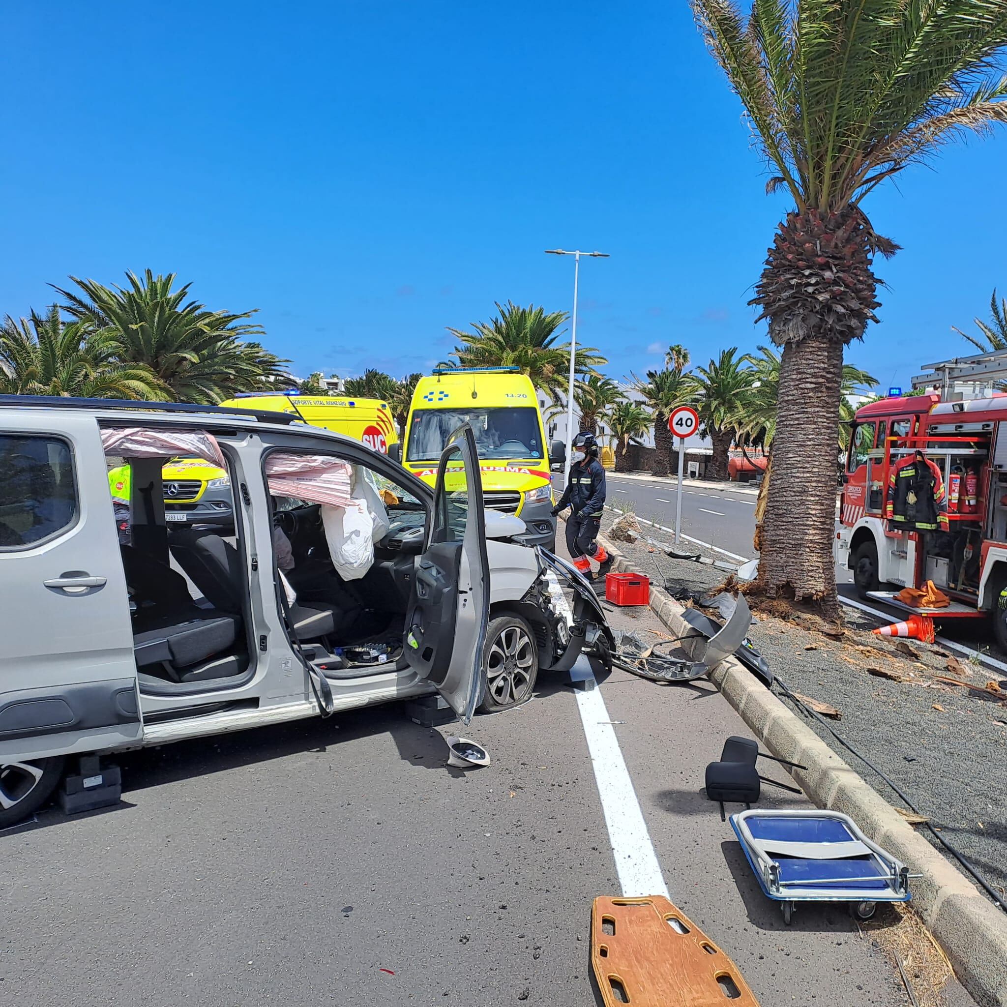 Vehículo accidentado en Costa Teguise, Lanzarote.