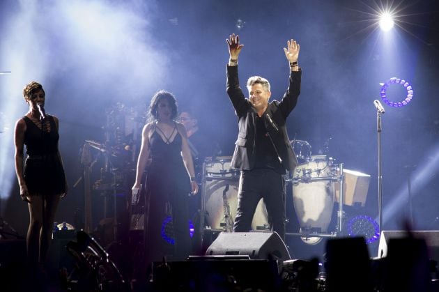 Alejandro Sanz durante el concierto ofrecido en el estadio Vicente Calderón.