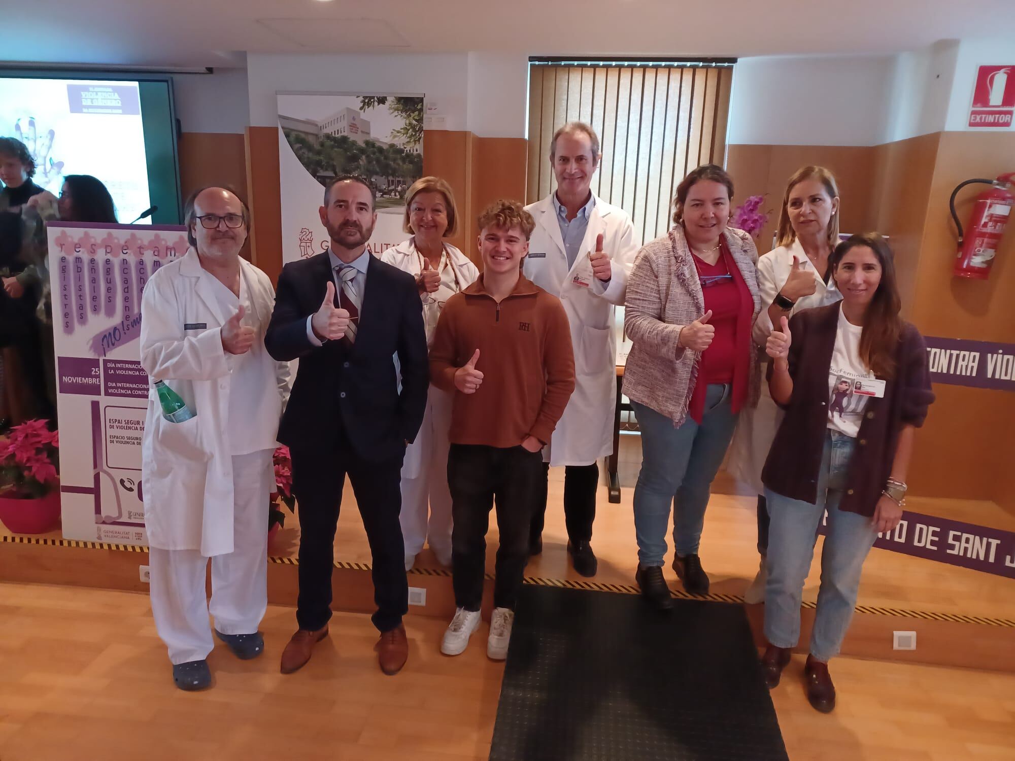 Participantes en la jornada del Hospital de San Juan por el 25N