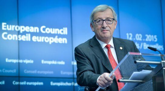 JW82 - BRUSELAS (BÉLGICA), 12/2/2015.- El presidente de la Comisión Europea, Jean-Claude Juncker, participa hoy, jueves 12 de febrero de 2015, en una conferencia de prensa después de la Cumbre de Jefes de Estado Europeos y Gobiernos en el Consejo Europeo 