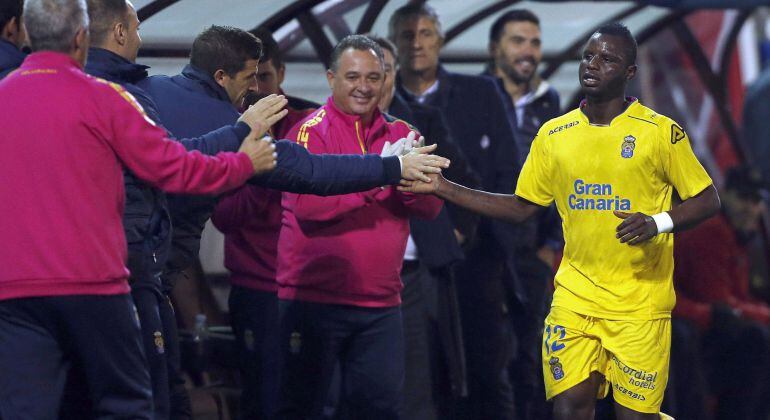 Wakaso Mubarak celebra el segundo tanto de la UD Las Palmas en Eibar.