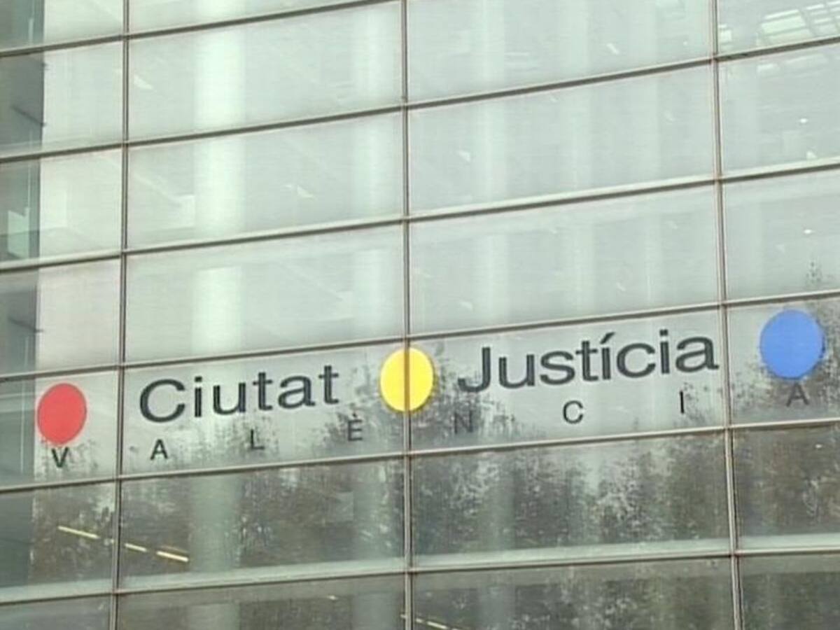 Condenado a un año y tres meses de cárcel por grabar a su cuñada con el móvil cuando esta se cambiaba de ropa