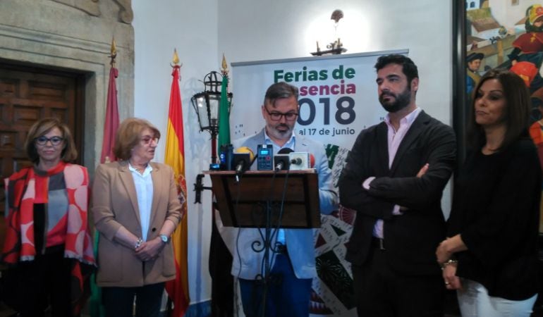 El alcalde de Plasencia junto a los concejales encargados de las ferias 2018