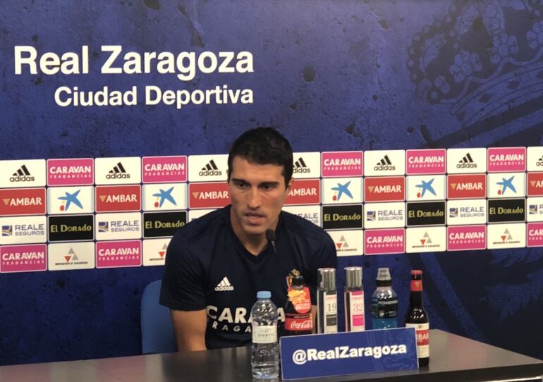 Zapater ha comparecido en la sala de prensa de la Ciudad Deportiva 