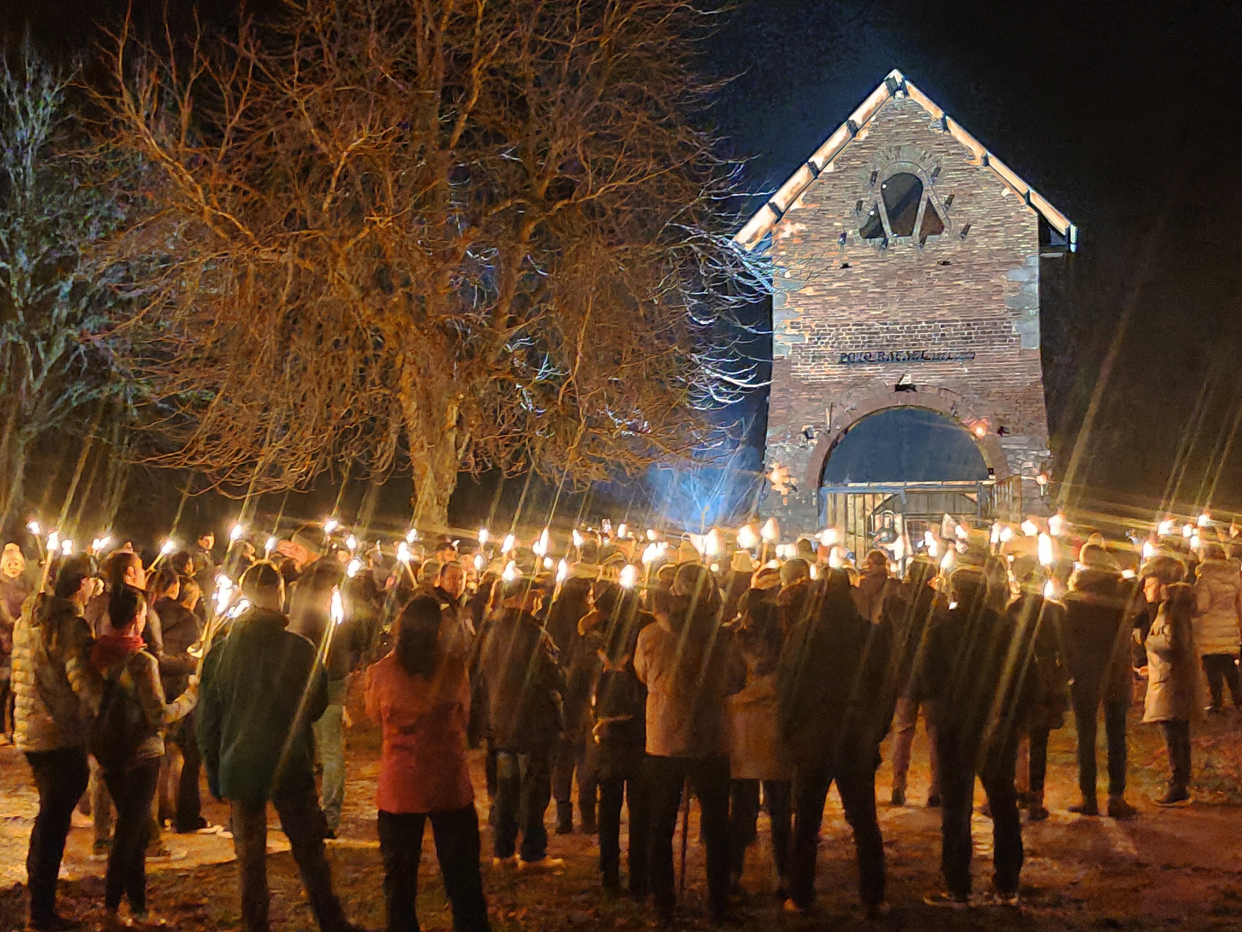 Imagen de archivo de la procesión de las Antorchas ante el Pozo Rafael en Vallejo de Orbó