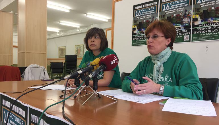 Cristina Fulconis (i) y María José Gómez (d) durante la presentación de las movilizaciones