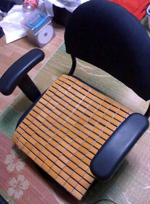 Los internautas chinos se movilizan por el escritor encarcelado, que este viernes no podrá recoger el Premio Nobel de la Paz en Oslo