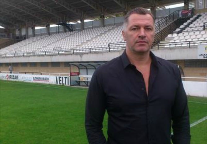 Joseba Roteta nuevo entrenador del Real Unión B en el stadium Gal