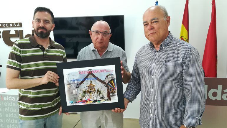 Presentación del concurso de fotografía de las Fiestas Mayores en Elda 