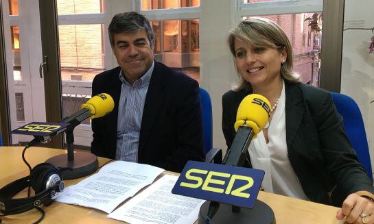 Jerónimo Lajara y Estrella Núñez, durante su intervención en Hoy por hoy.