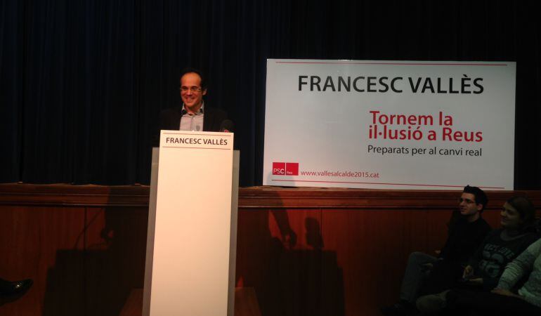 Francesc Vallès, durant l'acte d'aquest dijous a la Sala Santa Llúcia de Reus.