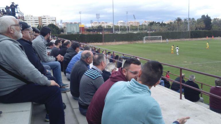 La grada del Díez Iborra ha congregado a muchos aficionados