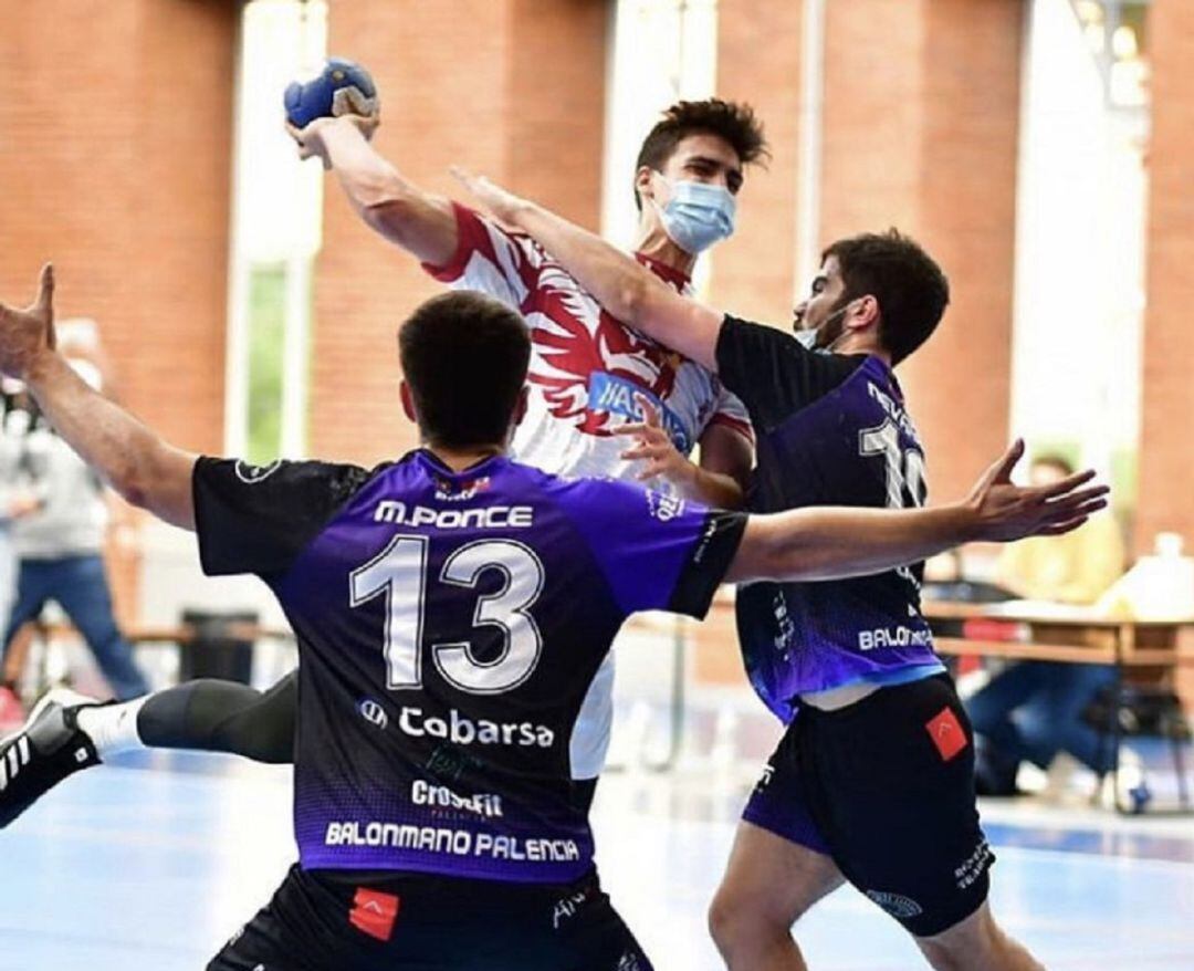 Partido de balonmano disputado este fin de semana con mascarilla