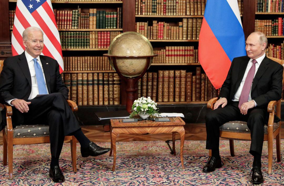 Los presidentes de EEUU, Joe Biden, y de Rusia, Vladimir Putin, en una foto de archivo.