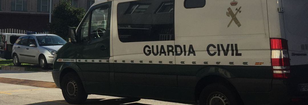 Furgonetas de la Guardia Civil