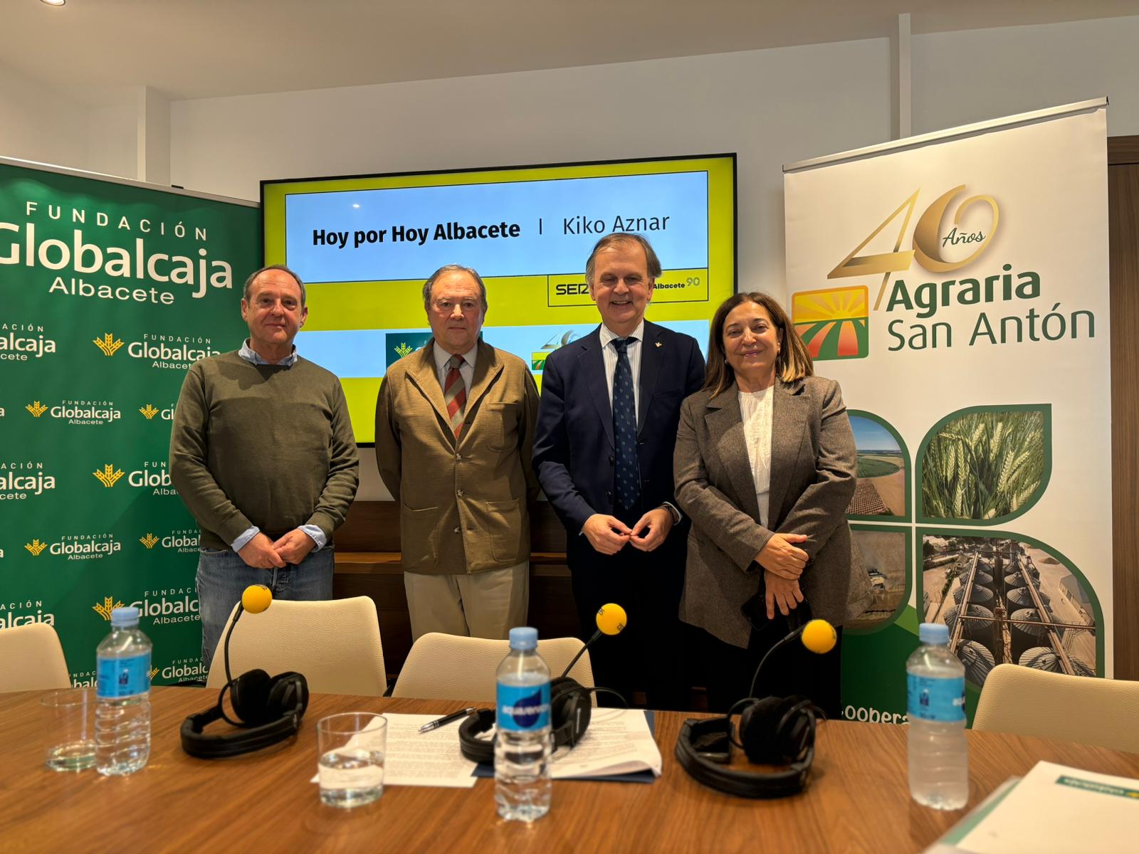 El gerente de Agraria San Antón, Aurelio Pérez; su presidente, Antonio Melgarejo; el director de la Fundación Globalcaja Albacete, Antonio González; y la directora de Radio Albacete, Justina Gómez