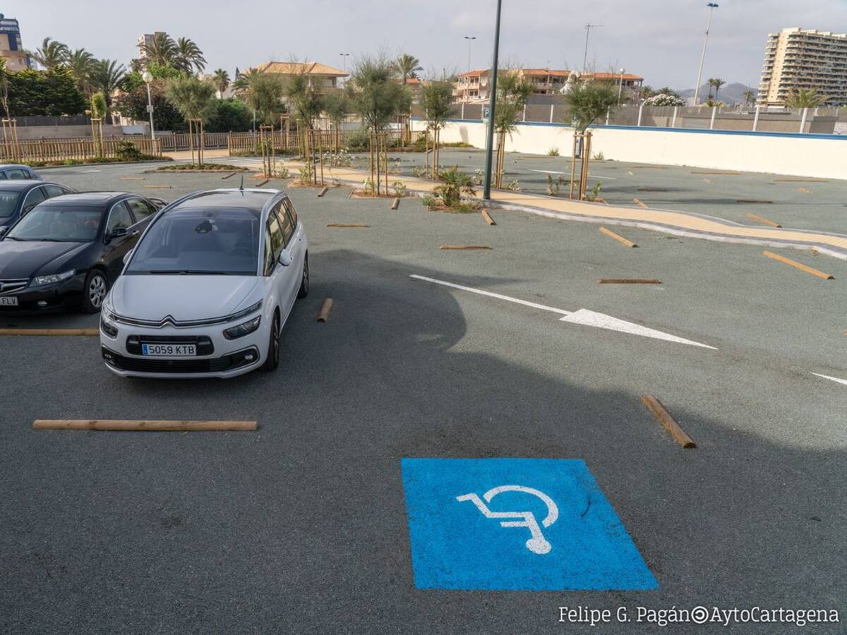 Un nuevo sistema localizará aparcamiento libre para personas de movilidad reducida en Cartagena